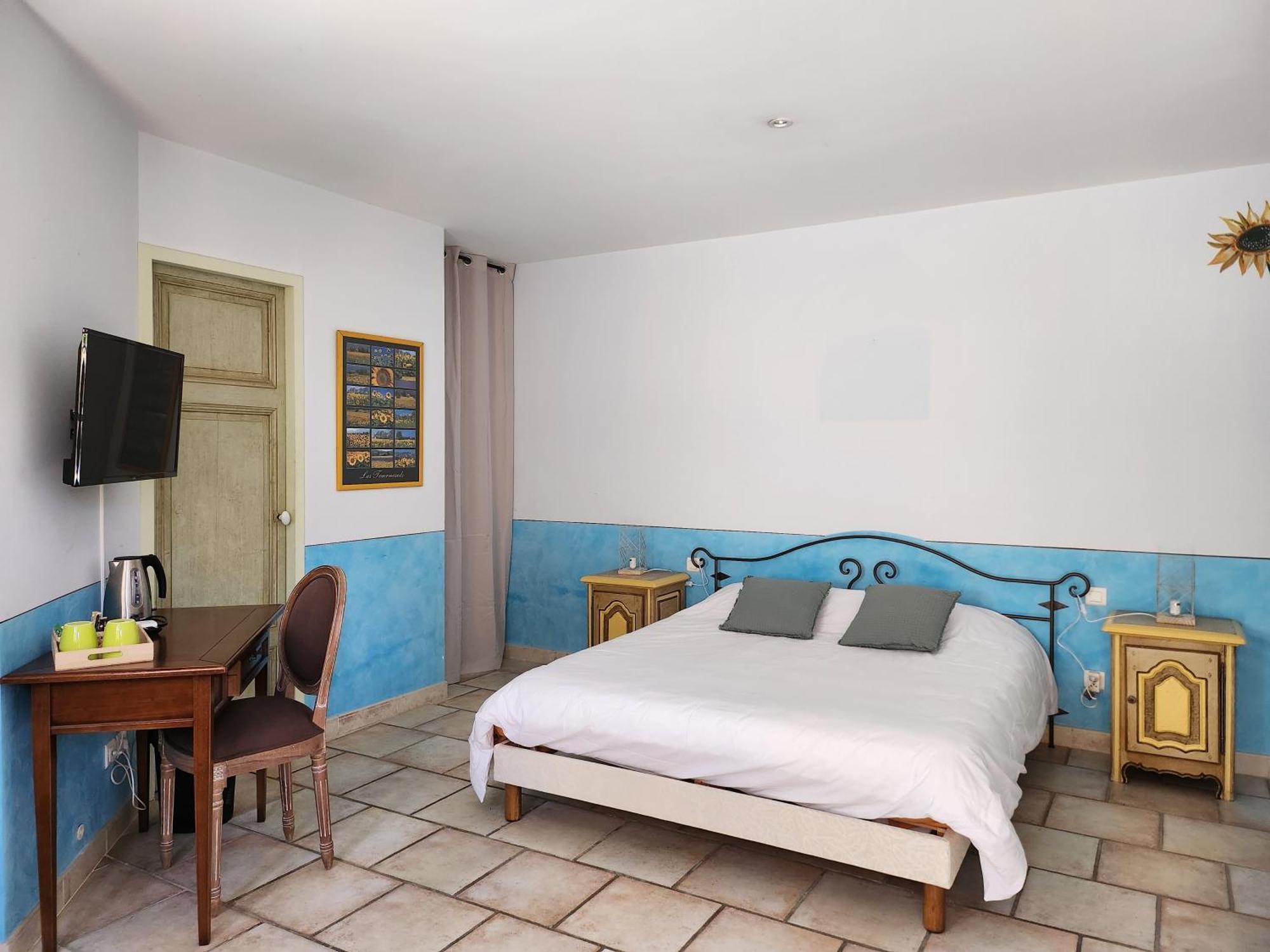 Bed and Breakfast Domaine Les Gendalis Saint-Saturnin-les-Avignon Екстер'єр фото