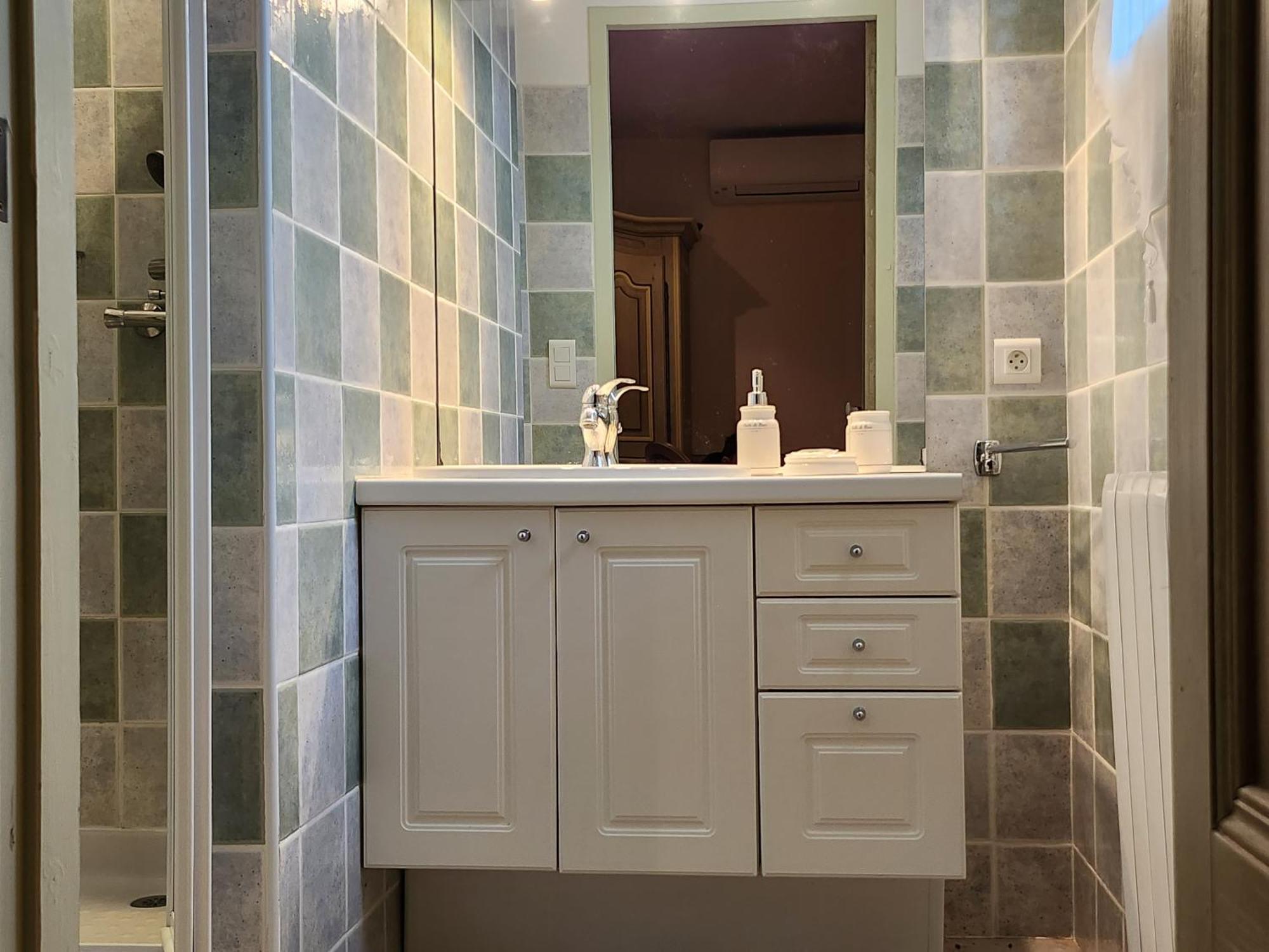 Bed and Breakfast Domaine Les Gendalis Saint-Saturnin-les-Avignon Екстер'єр фото