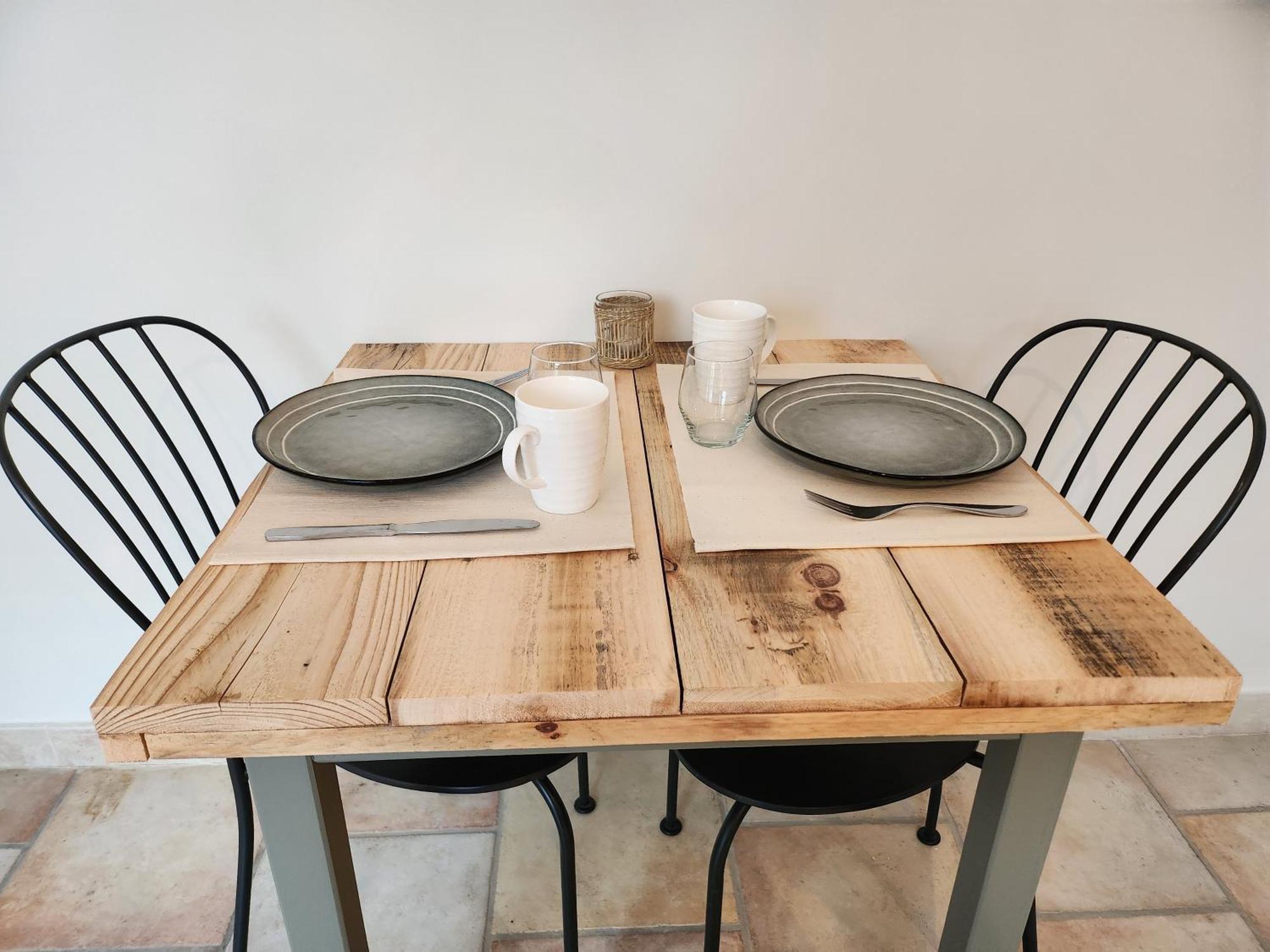 Bed and Breakfast Domaine Les Gendalis Saint-Saturnin-les-Avignon Екстер'єр фото