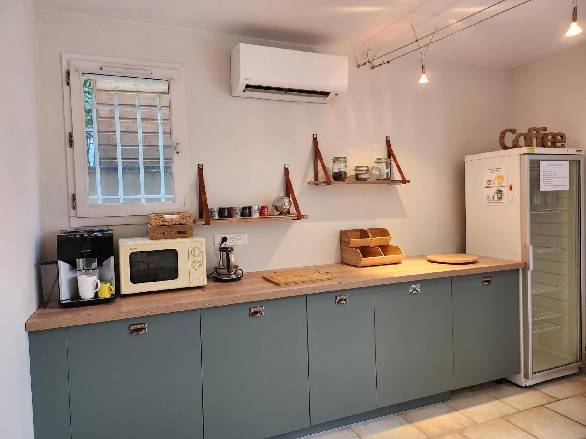 Bed and Breakfast Domaine Les Gendalis Saint-Saturnin-les-Avignon Екстер'єр фото