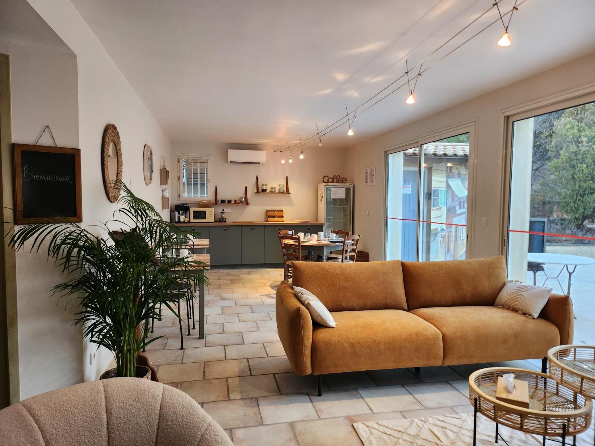 Bed and Breakfast Domaine Les Gendalis Saint-Saturnin-les-Avignon Екстер'єр фото